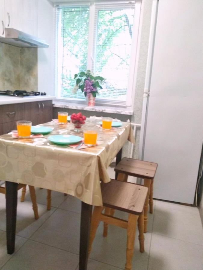 Светлые апартаменты в 100м от Софиевского парка Umanʼ Екстериор снимка
